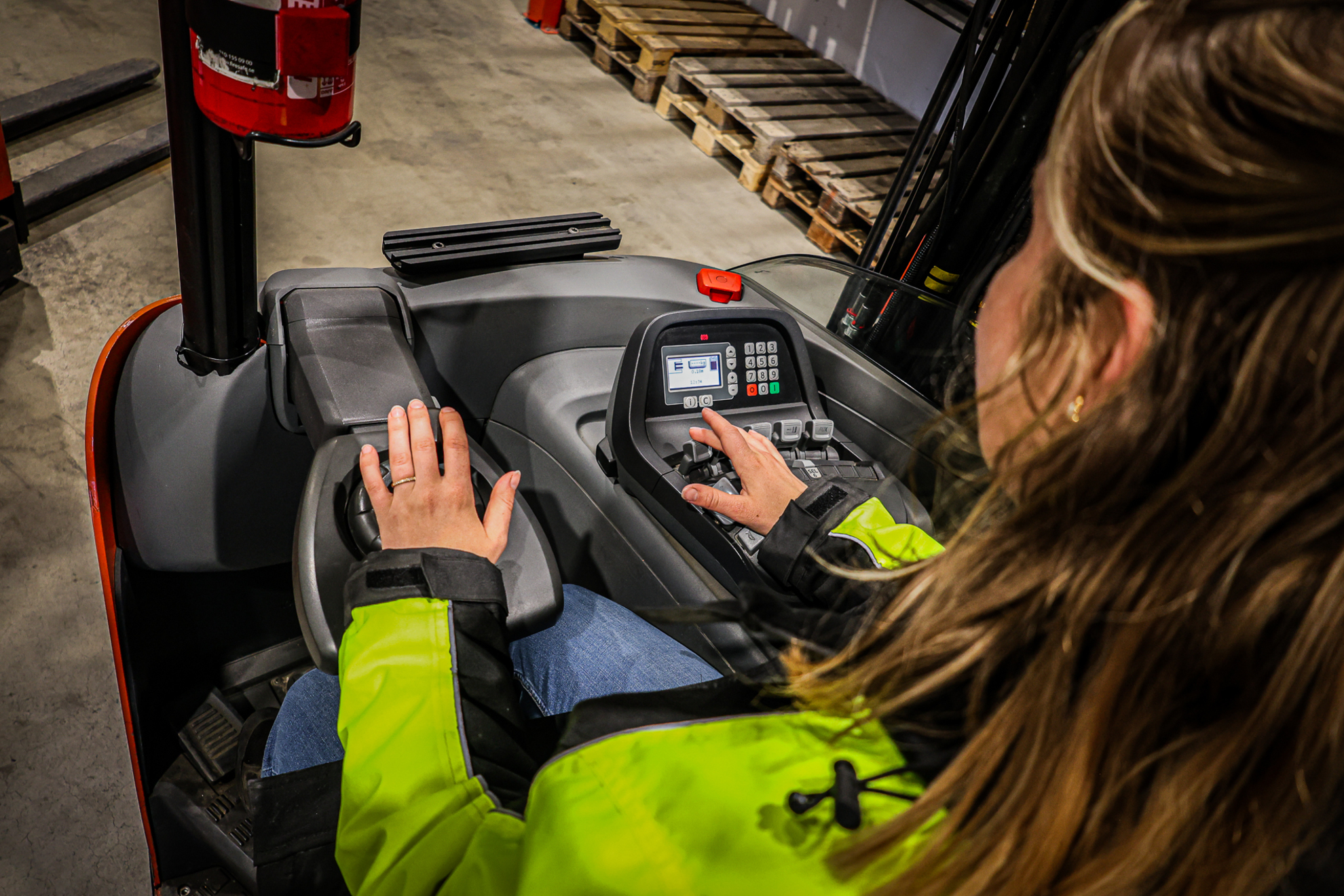 Truckförarutbildning A+B (interaktiv teoridel) Truckförarutbildning A+B (interaktiv teoridel)