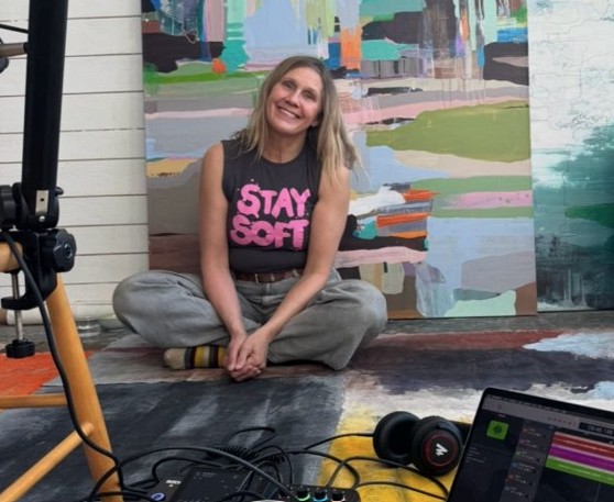 Det h&auml;r var ett lekfullt s&auml;tt att utforska spillmaterial. Vi ville f&aring; m&auml;nniskor att k&auml;nna, uppt&auml;cka och se nya m&ouml;jligheter, sa Lisa Burenius, konstn&auml;r och curator.